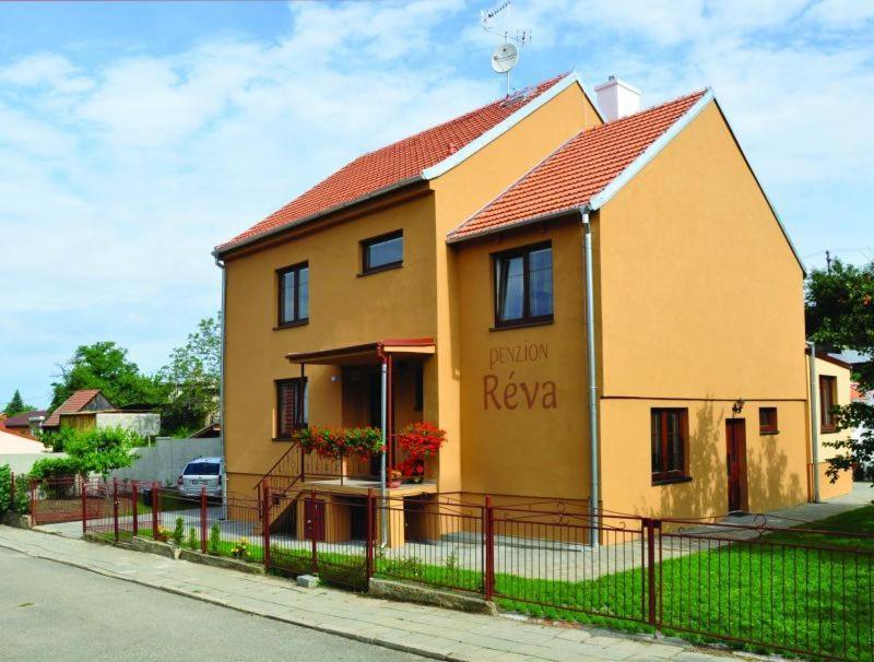 Penzion Reva วาลติตซา ภายนอก รูปภาพ